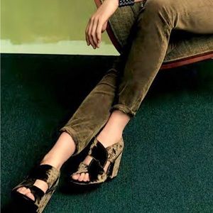 Cabi Interlock Block Heel
Item #6016